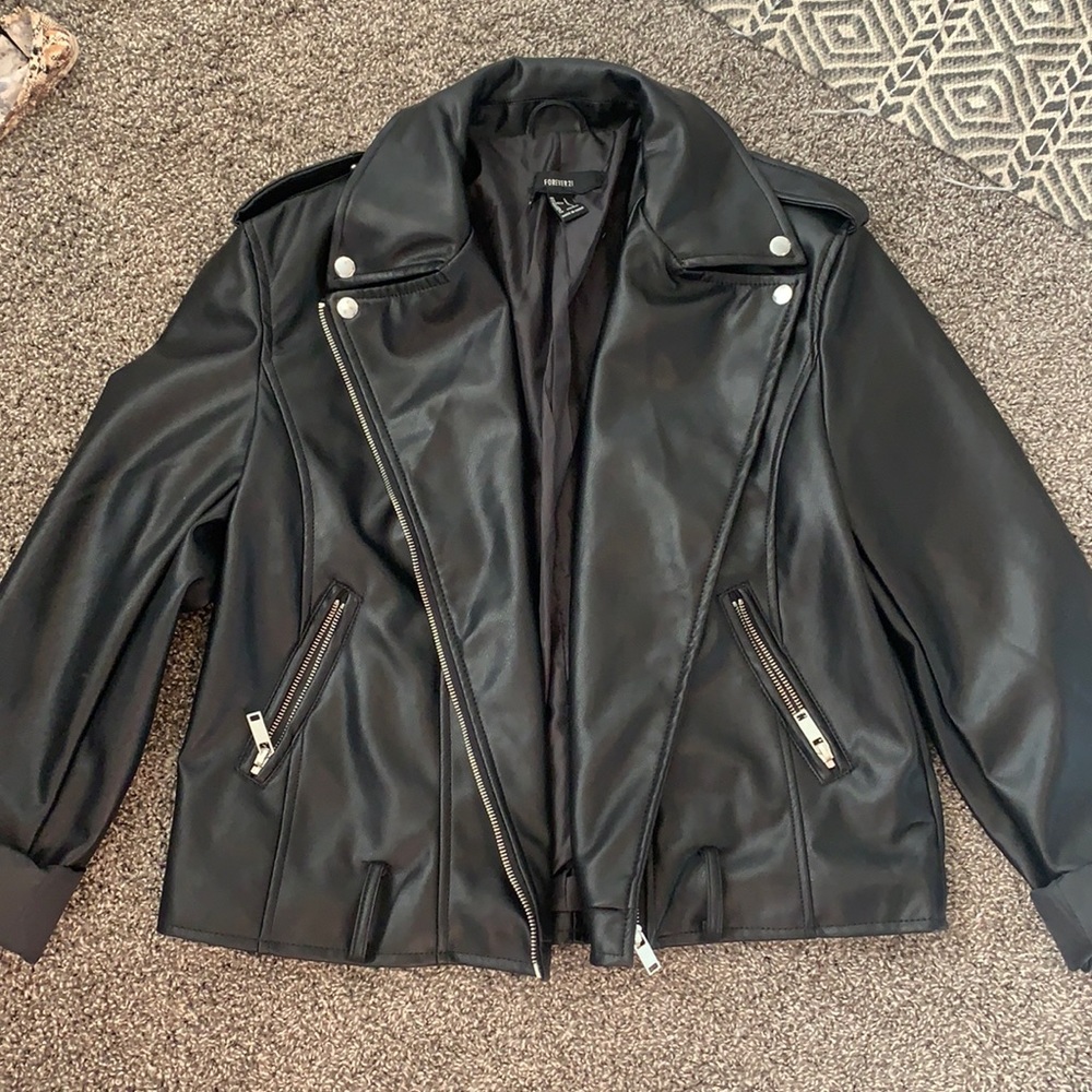 NEVER WORN black leather jacket